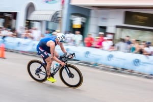 Triathalon participate cycling