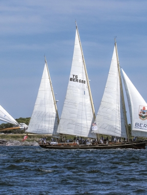 Newport to Bermuda sailboat race