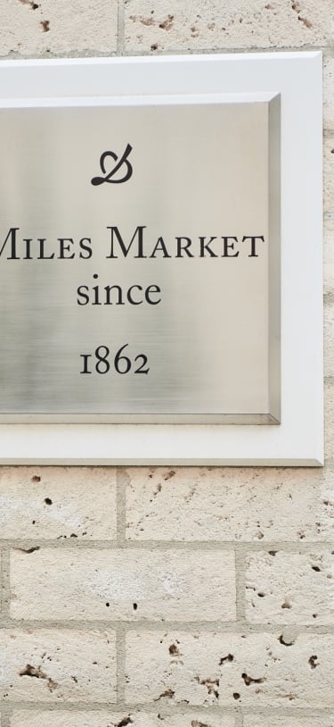 Miles Market – Entrance