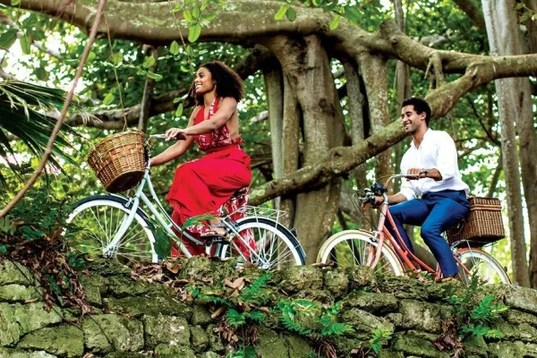 couple riding bikes