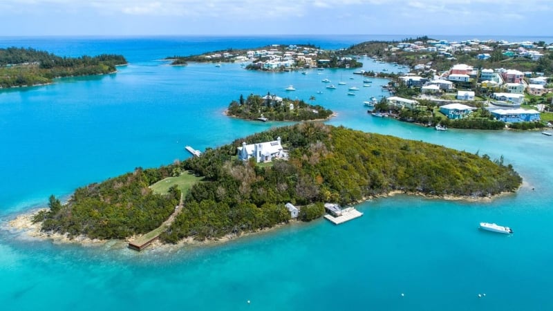 Oswego Island – Oswego Exterior