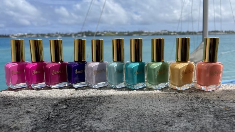 Lacquered Lounge – Non-Toxic Polishes