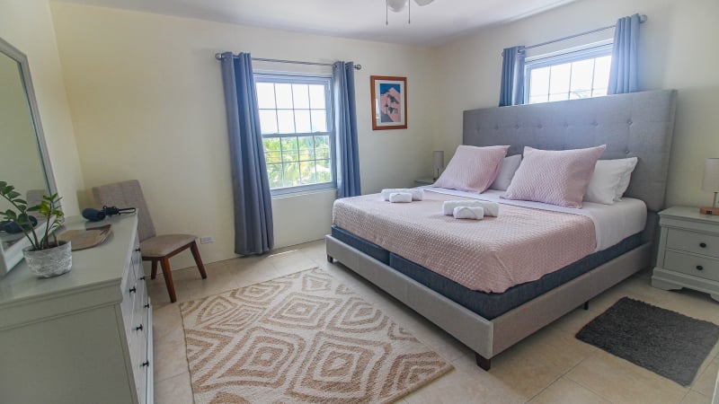 Arlington Getaway – Master Bedroom