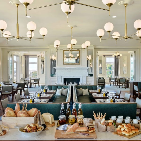 Dining at Sul Verde at Rosewood Bermuda