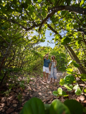 A couple hiking in Bermuda