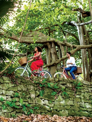 Couple biking the railway trail