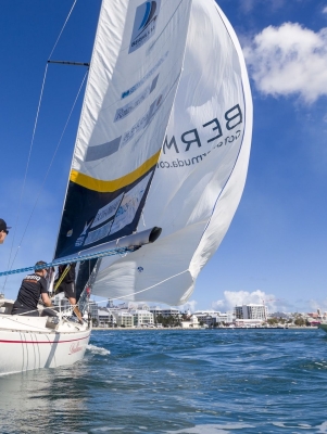 sail boats racing in the 35th America's Cup