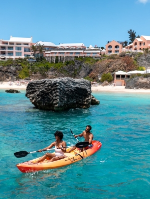 A couple kayaking in Bermuda