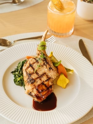 Surf Restaurant – Surf Restaurant - Dining 2