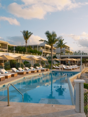 15% Off at The Loren at Pink Beach – The Pool Deck