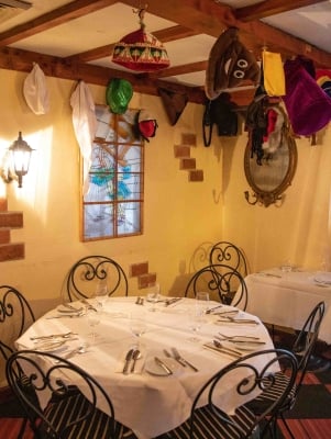 Mad Hatters Restaurant – Mad Hatters - Interior
