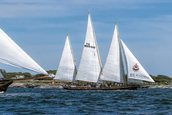 Sloops sailing off the coast of Bermuda