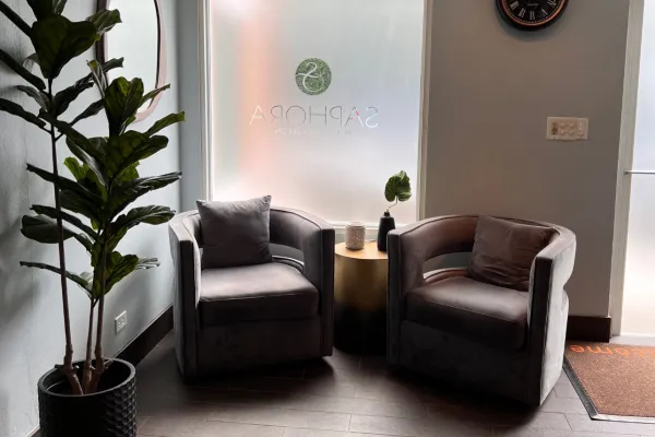 The waiting area at Saphora