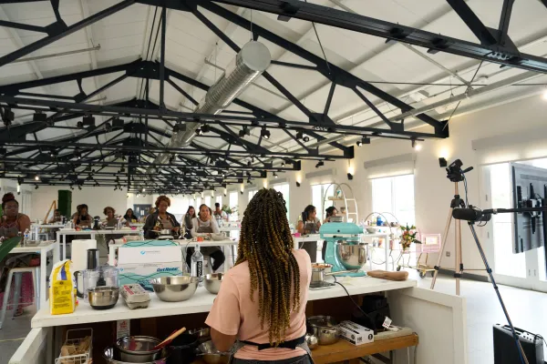 A demonstration at the baker's retreat in Bermuda