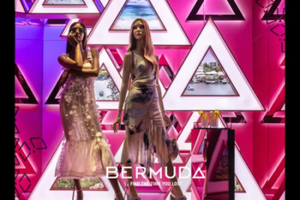 Bermuda Window Display at SAKS 5th Avenue
