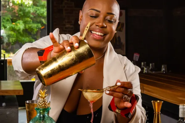 Mixologist Tiffanie 