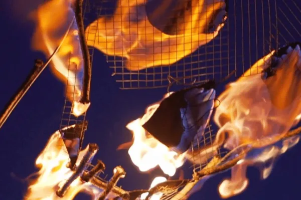 Cirqle Circus Arts Collective – Fire Skull