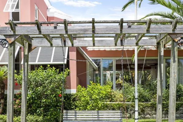 Royal Palms Hotel – Garden Swing