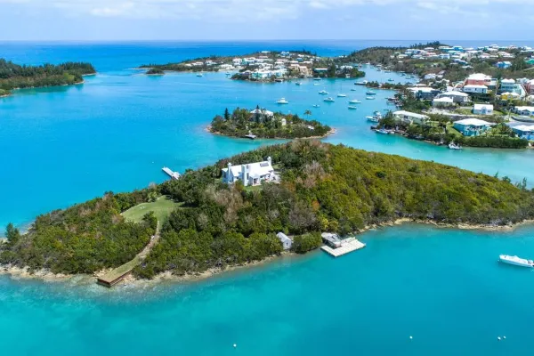 Oswego Island – Oswego Exterior