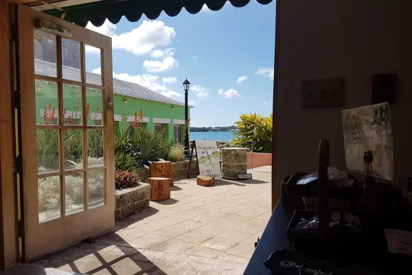 the Dragon's Lair gallery – Exterior Of Dragons Lair