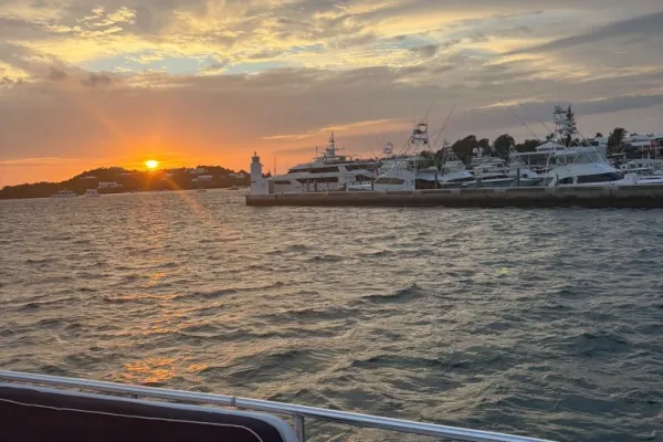 Thanksgiving Cocktail Cruise In Bermuda | ÜberVida