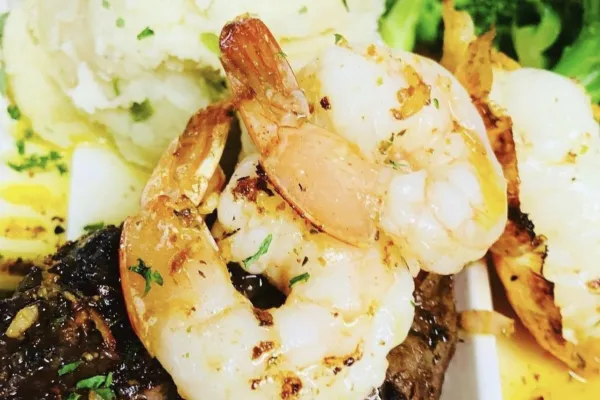White Horse Pub & Restaurant – Shrimp And Steak 😍