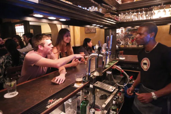 Hog Penny Restaurant & Pub – Hog Penny Bar