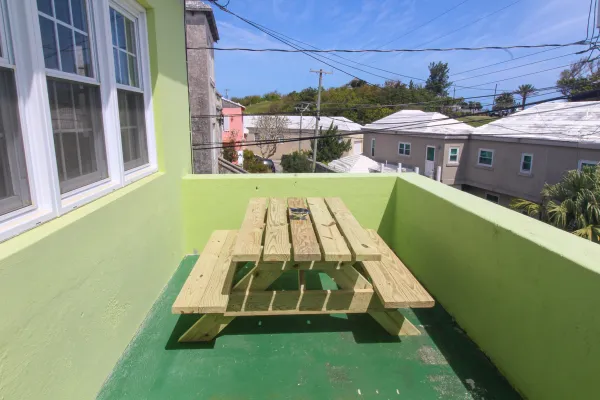 Arlington Getaway – Balcony