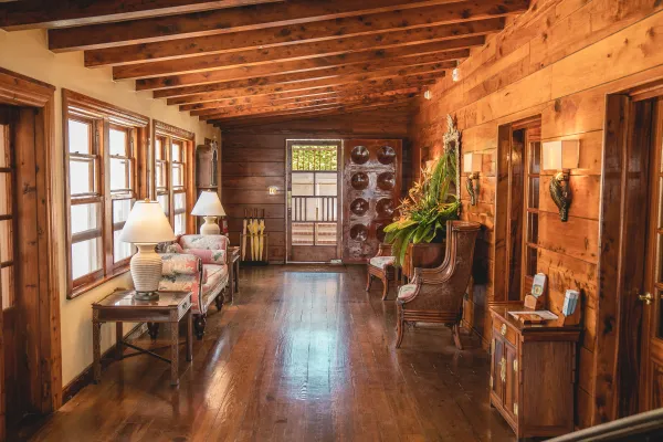 Coral Beach & Tennis Club – Clubhouse