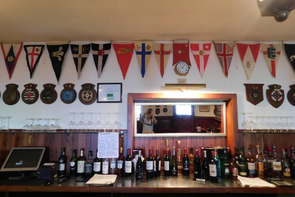 Royal Bermuda Yacht Club – RBYC Members' Bar