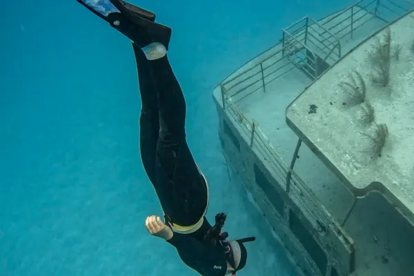 Freediving Bermuda – Dropping Down