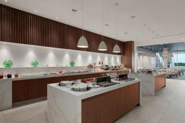 Grotto Bay Beach Resort & Spa – Hibiscus Buffet