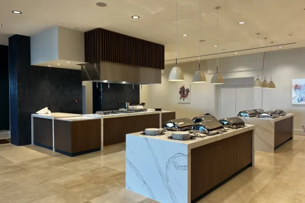 Grotto Bay Beach Resort & Spa – Hibiscus Dining Room Buffet