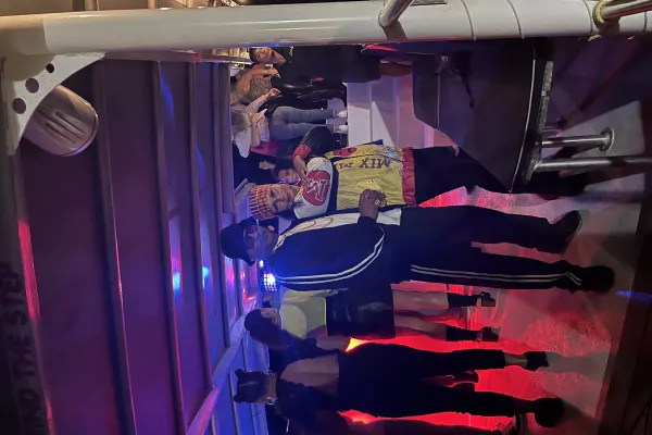 Singles Party On Board ÜberVidaBermuda Celebration Yacht!