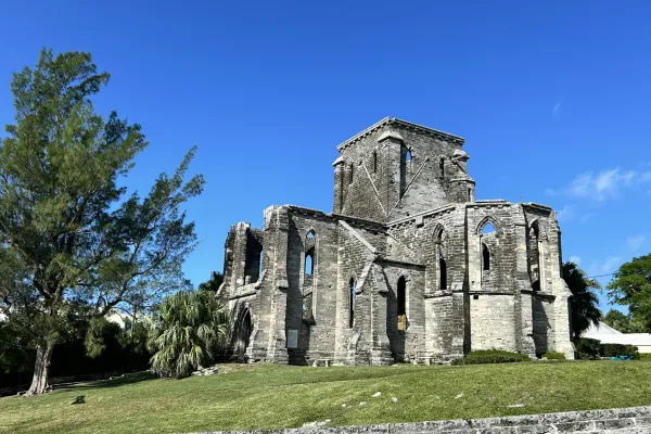 Bermuda Heritage Tours – The Unfinished Church