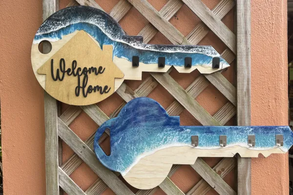 JB’s Coastal Creations – Resin Wall Decor - Key Holder