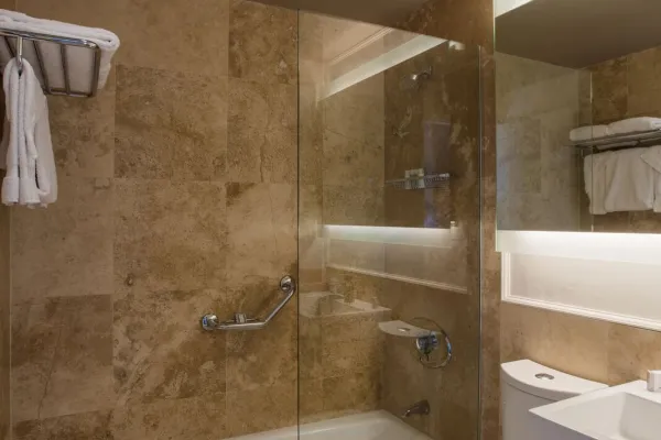 Grotto Bay Beach Resort & Spa – Guest Room Bathroom