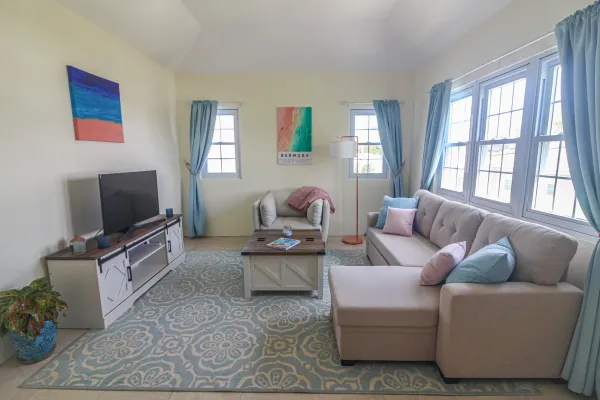 Arlington Getaway – Livingroom