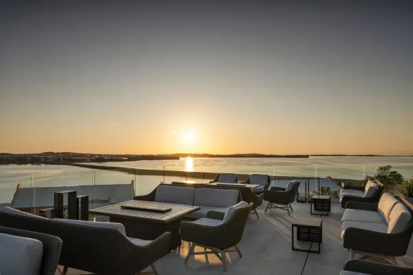 Grotto Bay Beach Resort & Spa – Panorama Lounge