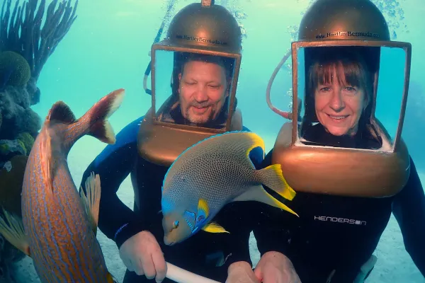 Hartley's Undersea Walk – Helmet Divers With Diana The Angelfish