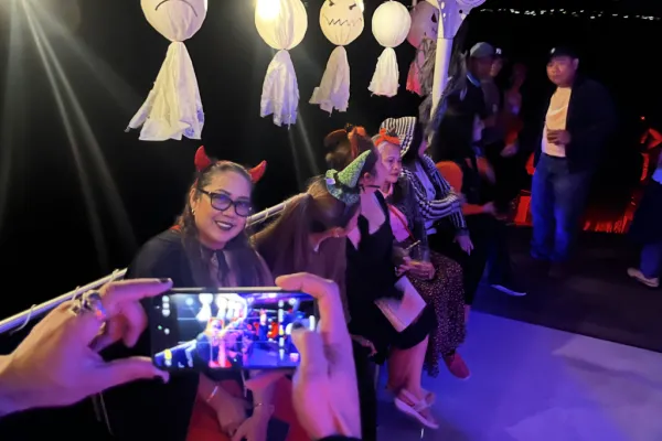 Halloween Mini Cruises On Board ÜberVida! Special Sunset Cruise