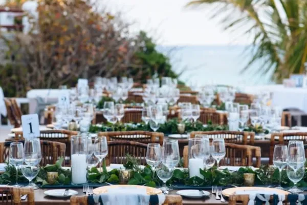 Bermuda Event Solutions – Wedding Reception Tables