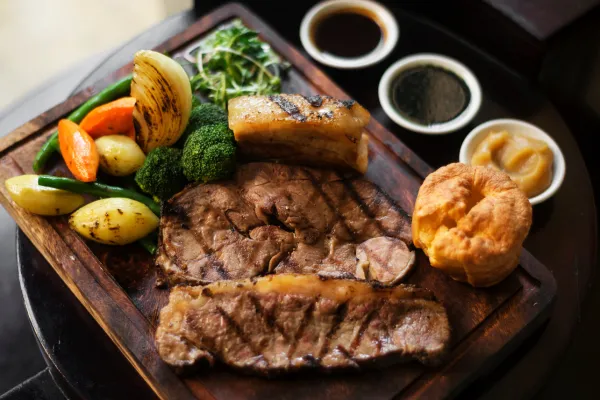 Traditional Sunday Roast At Hamilton Princess