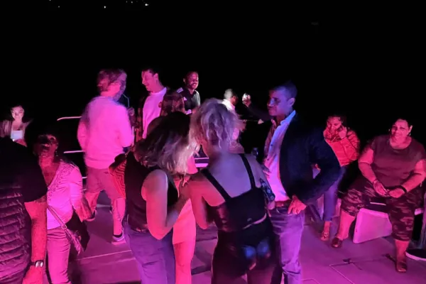 House Music Party | ÜberVida