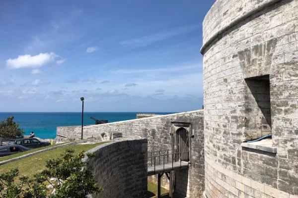 Robin's Paradise Bermuda Tours – Military Fortifications Tour