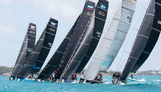 sail boats racing in the 35th America's Cup