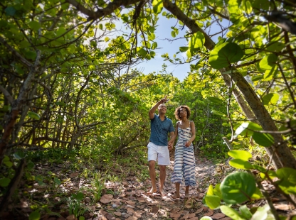 A couple hiking in Bermuda