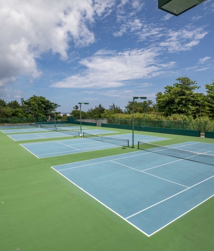 A tennis court at Elbow Beach in Bermuda