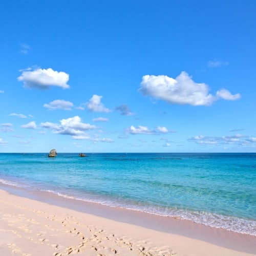 View of warwick long bay pink beaches.