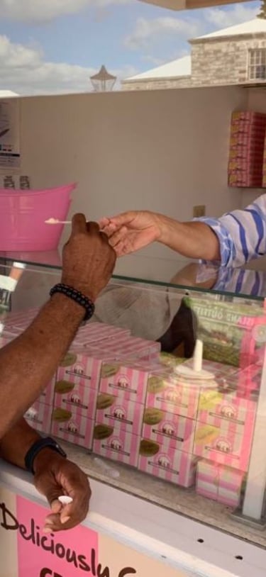 Bermuda Fudge Co. – Happy Customer